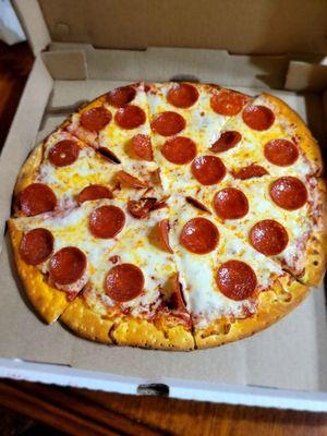 Large pepperoni pizza