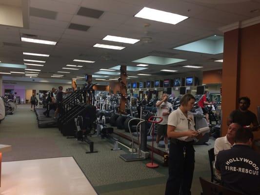 Large workout room a lot of machines, free weights. Plenty of TV's. Regular gym.