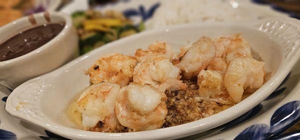 delcious garlic butter shrimp... we gobbled this up with white rice