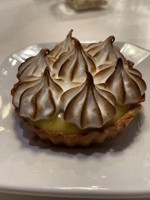 Lemon tart with meringue - wow