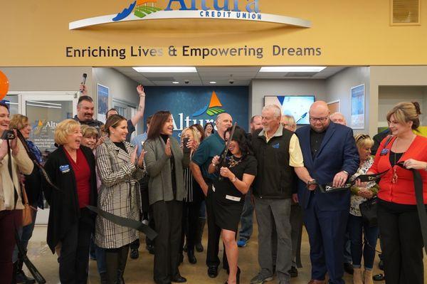 Altura credit union Inside the Vons in Murrieta   Grand opening ribbon cutting