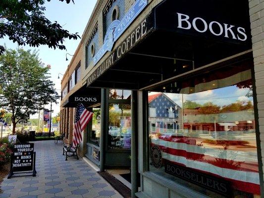 A NOVEL EXPERIENCE BOOKSTORE in Zebulon, Georgia.