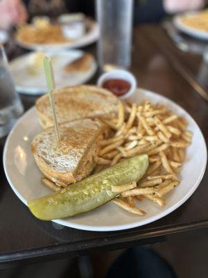 Chicken salad sandwhich