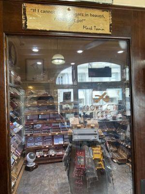 Walk-in humidor