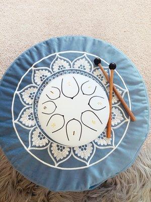 One of our favorite meditation starter technique is humming with the steel tongue drum. 

Try a Free session today!