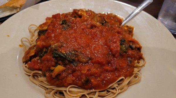 Wheat spaghetti with marinara, mushrooms and spinach!