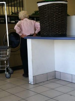 Finally, saw this sweet lil olde lady, she was cute as a button!!! Made the experience pleasant w/her friendly chit chat;)