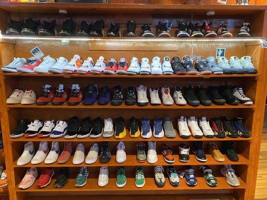 Rotate Sneaker Wall