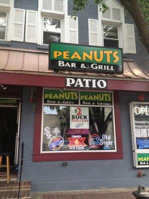 Store front shot of Peanuts.