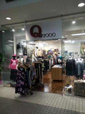 Fashion Q 2000 in Little Tokyo