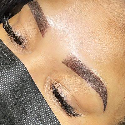 Ombré powder brows