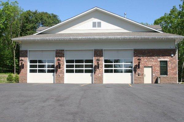 Overhead door with Fullview Glass Sections