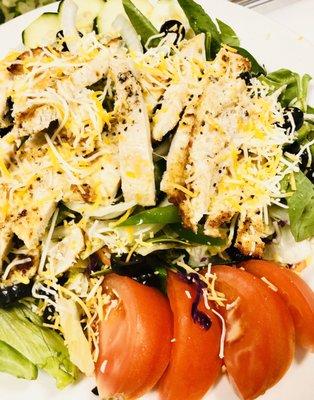 Grilled chicken salad