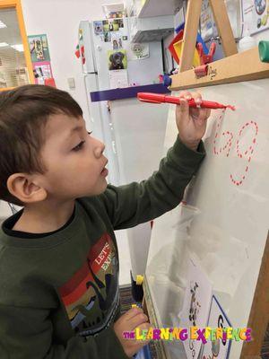 Learning to trace letters