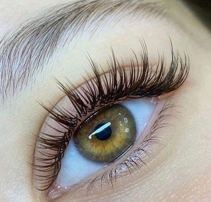 Beautiful Textured Volume lashes! Ask for Camille!