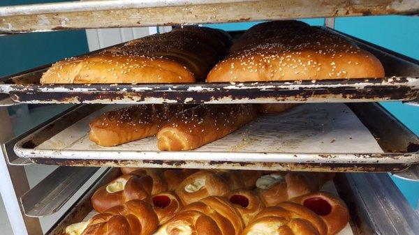 The ones with sesame are filled with cream cheese and jalapeños.