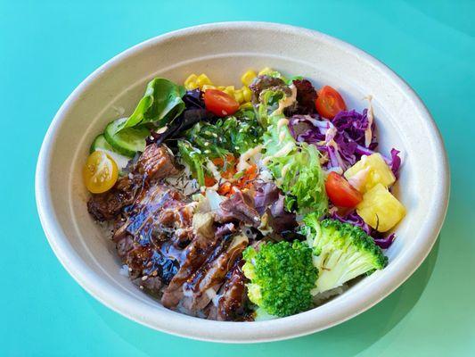 Black pepper beef poke bowl