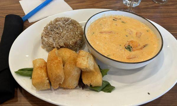 Shrimp with coconut sauce