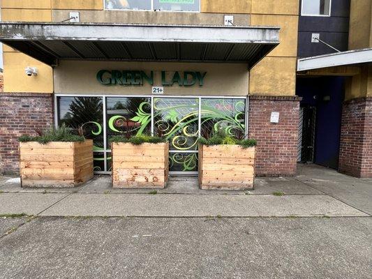 Exterior of our Green Lady Westside Olympia Dispensary location