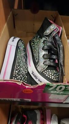 Clearance girls shoes. Twinkle toes light up :) $15