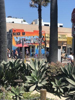 What this place looks like from Washington Boulevard just before you get into the parking lot for the Venice pier