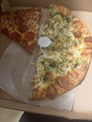 Ordered White Broccoli and a Pepperoni, It was so good The crust was even flavorful. The delivery guy was very friendly.