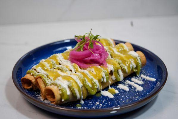 LaPatronaCMX Chicken Flautas