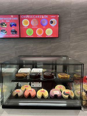 Japanese cheesecake display