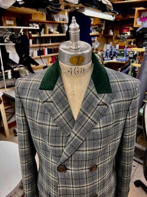 Green velvet collar overcoat