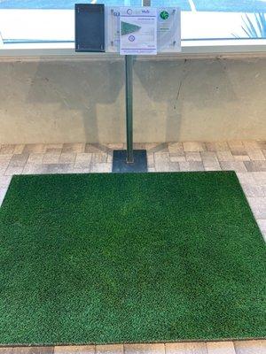 Glacier Blend Pro turf display