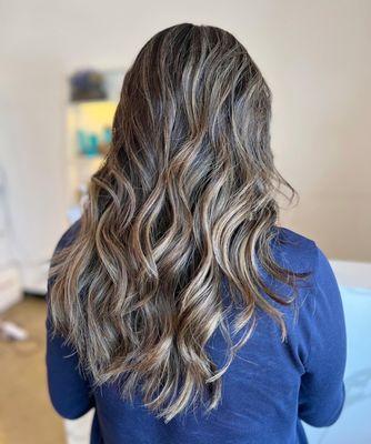 Beige blonde balayage