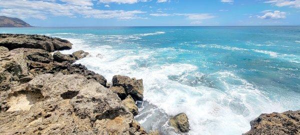 Crashing waves (08/27/24). #KaenaPointStatePark #Waianae #Hawaii #KaenaPoint #StatePark