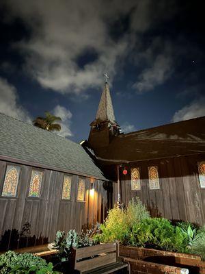 St. Peter's at twilight, just before an evening service