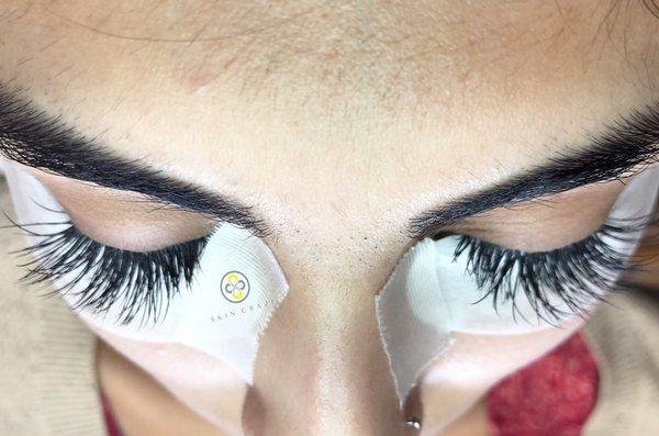 Single one by one eyelash extensions