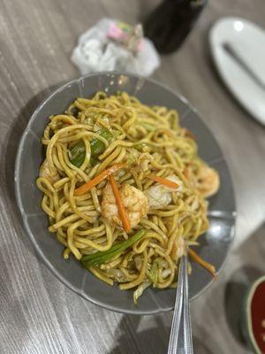 Shrimp lo mein