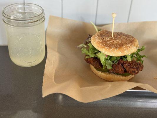 Lion's Mane Nashville Hot Chik'n Sando w/ Spruce Juice