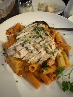 Pasta with Vodka Sauce and grilled chicken