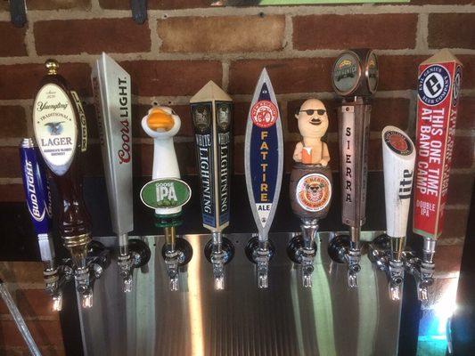 10 rotating beers on tap!