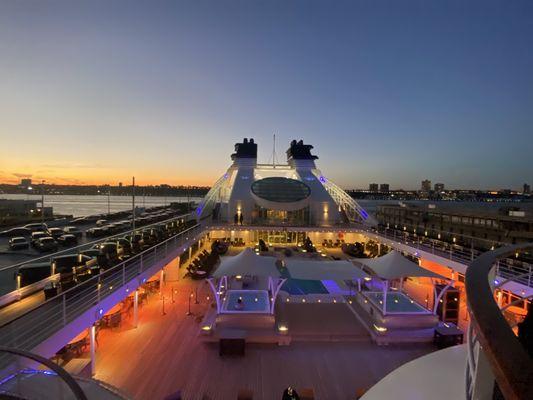 Sunset from Manhattan Cruise Terminal on Seabourn Quest