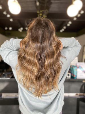 *Chef's kiss* for this sun-kissed #balayage!