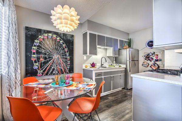 The Neon - Dining/Kitchen