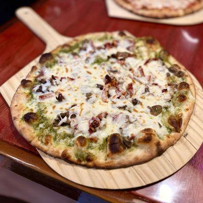 Athena (sun dried tomato garlic pesto, roasted mushrooms, smoked prosciutto, mozzarella cheese)