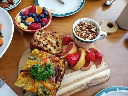 Frittata, fruit and soda bread