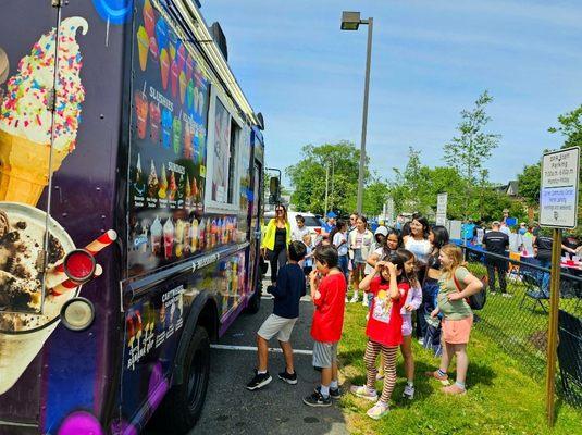 Rockys Ice Cream Truck at Arlington View Neighborhood Day May 2023