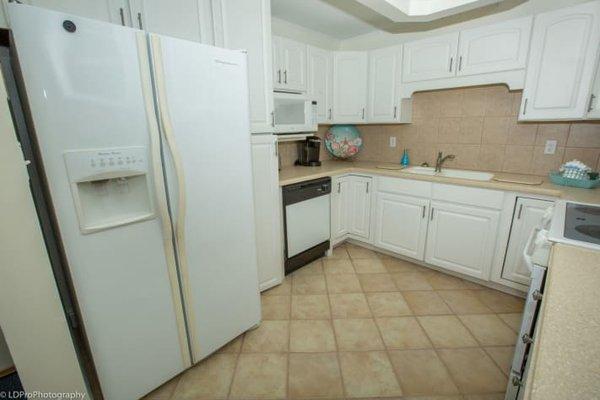 Here's what the kitchen backsplash looked like before.