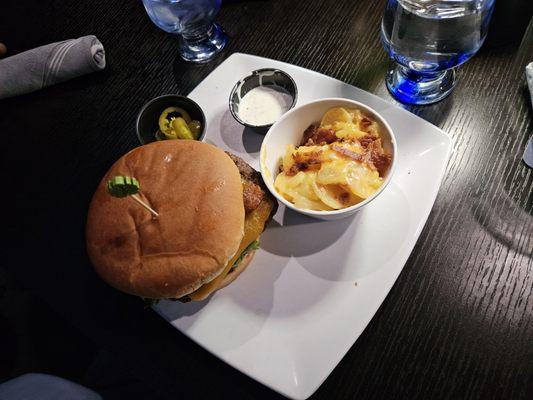 Burger special with potatoes