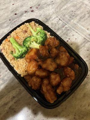 C20. General Tso's Chicken Combo Platter