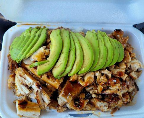 Large chicken bowl with avocado  Avocado not very fresh and they cute it so thin