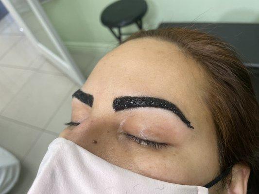 Eyebrow threading and tinted