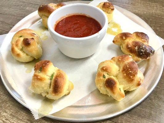 Garlic knot rolls